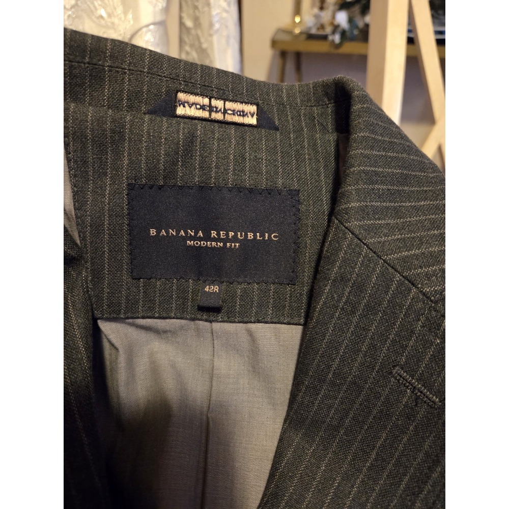 Banana Republic Modern Fit suit jacket gray pinstripe pattern, preppy, corpcore
